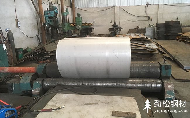 不銹煙囪制造過(guò)程